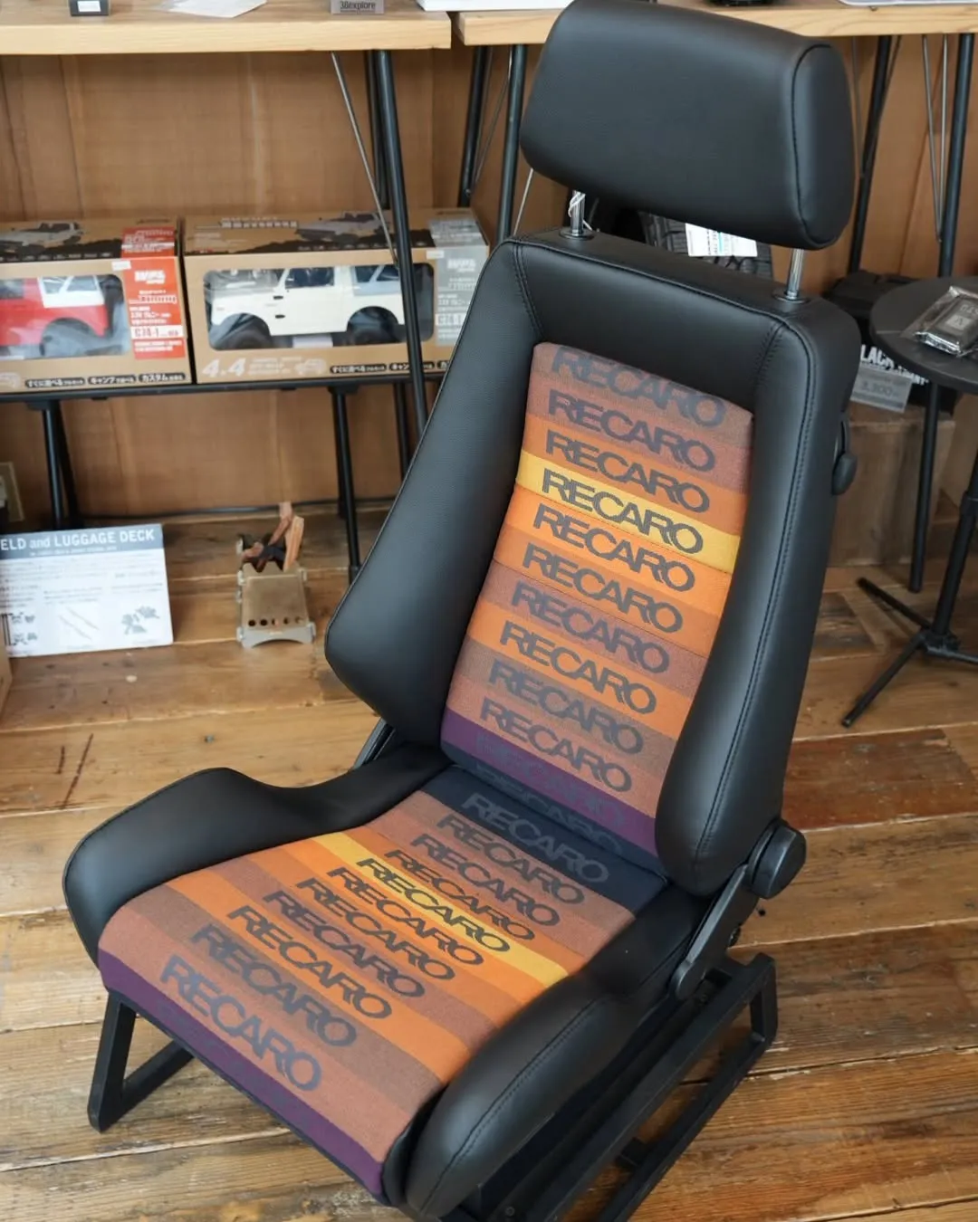 限定2脚！レカロ「CLASSIC LX spectrum」が...