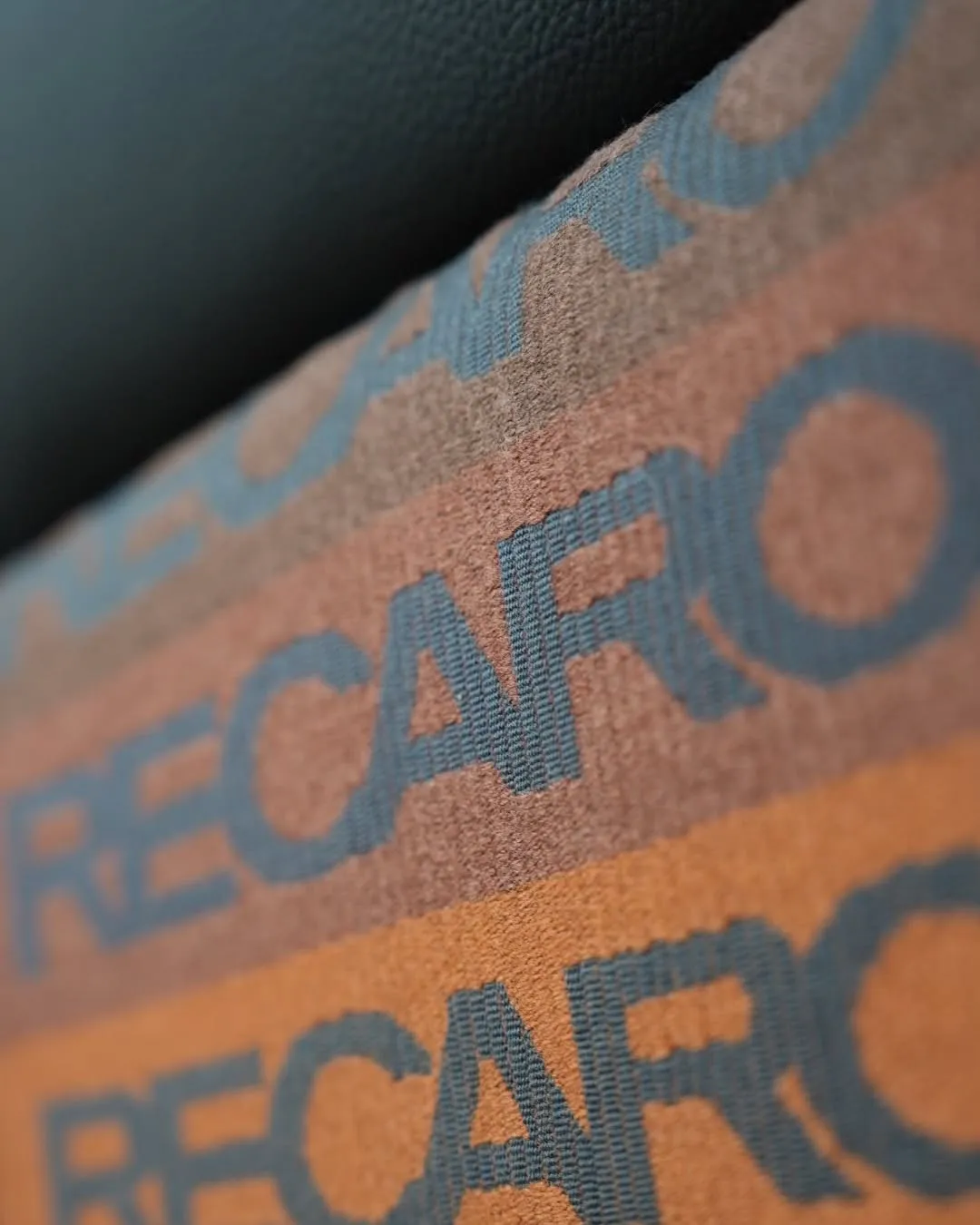 限定2脚！レカロ「CLASSIC LX spectrum」が...