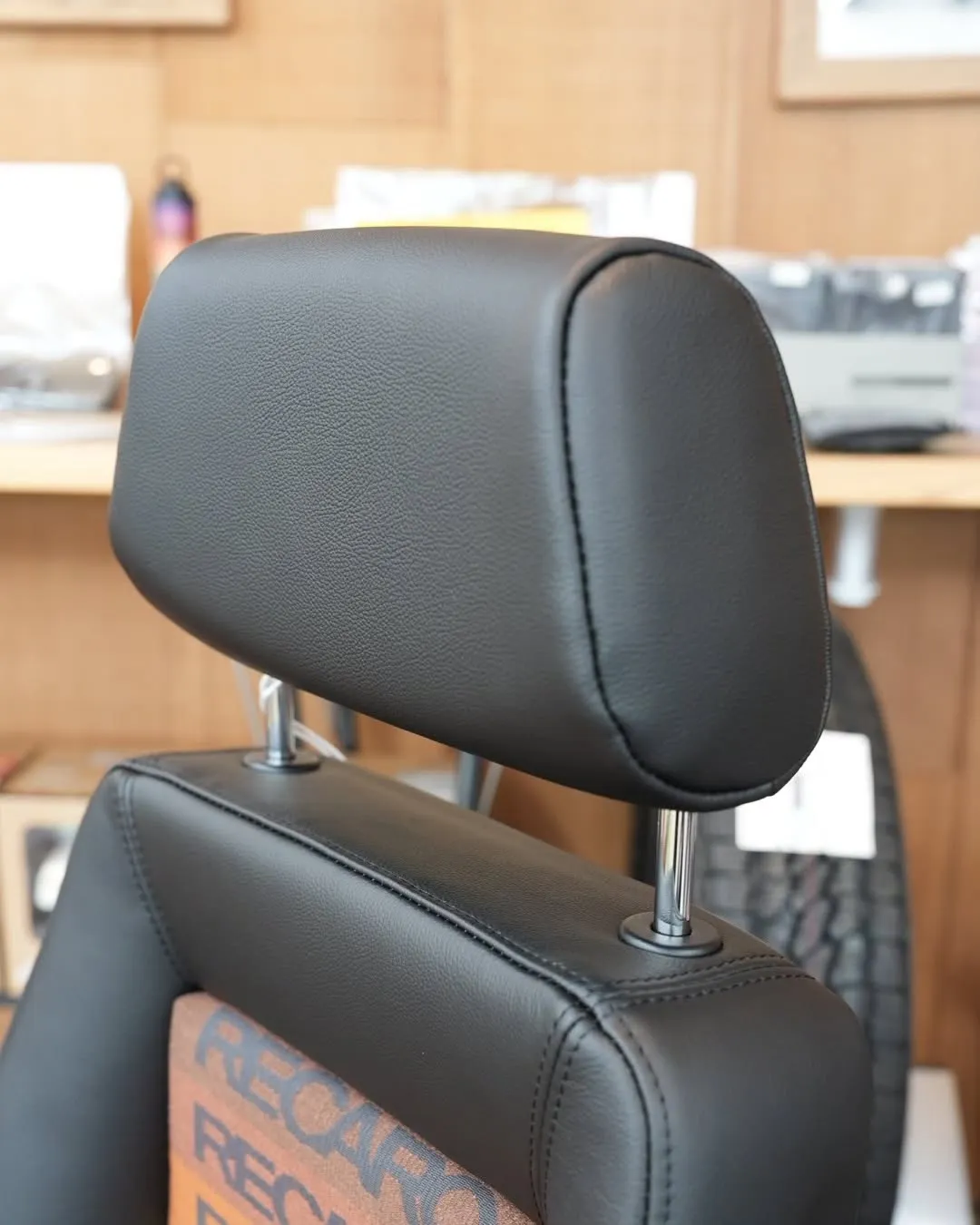 限定2脚！レカロ「CLASSIC LX spectrum」が...