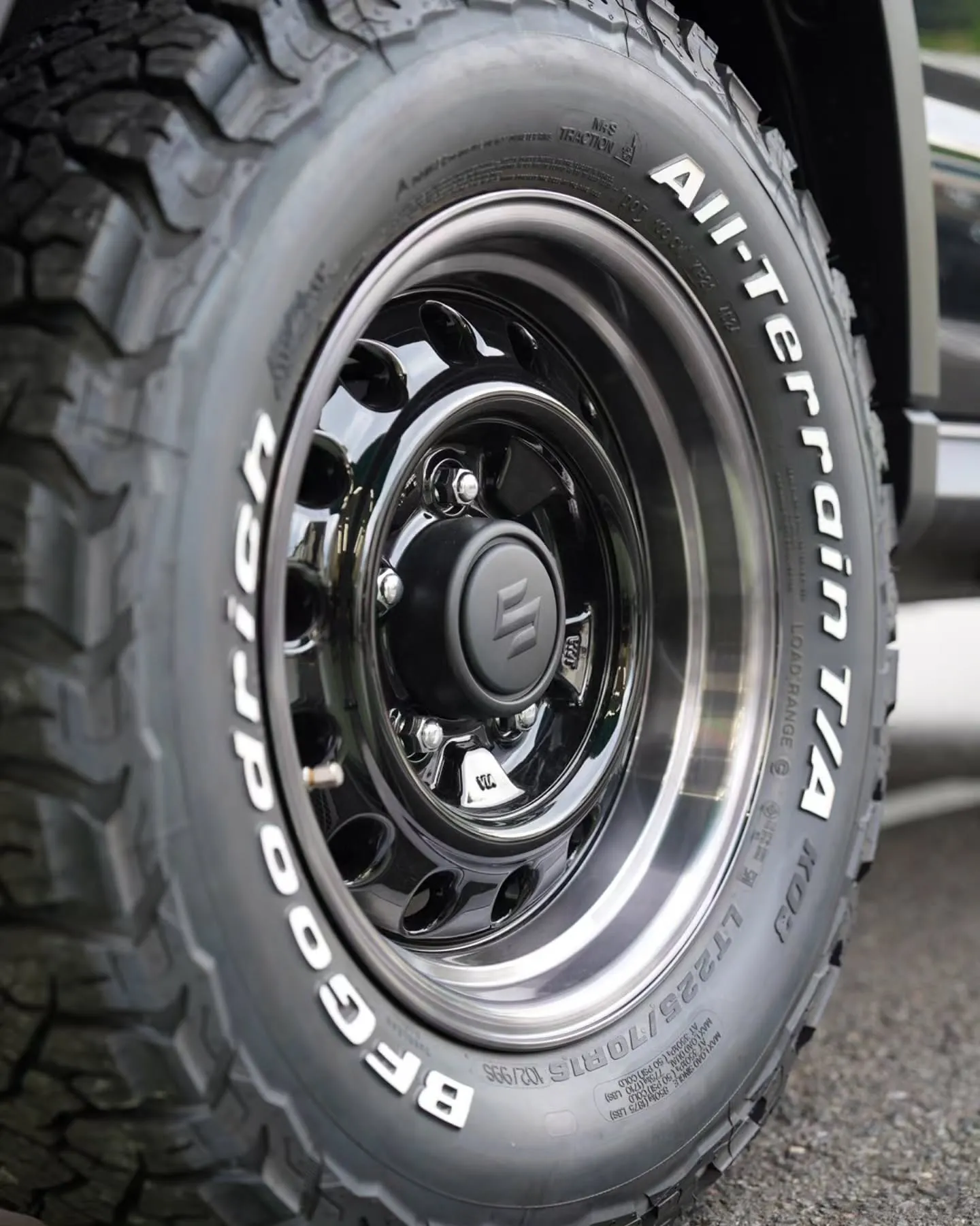 今や買いたくても買えない、貴重なジムニーノマドのカスタムをご...