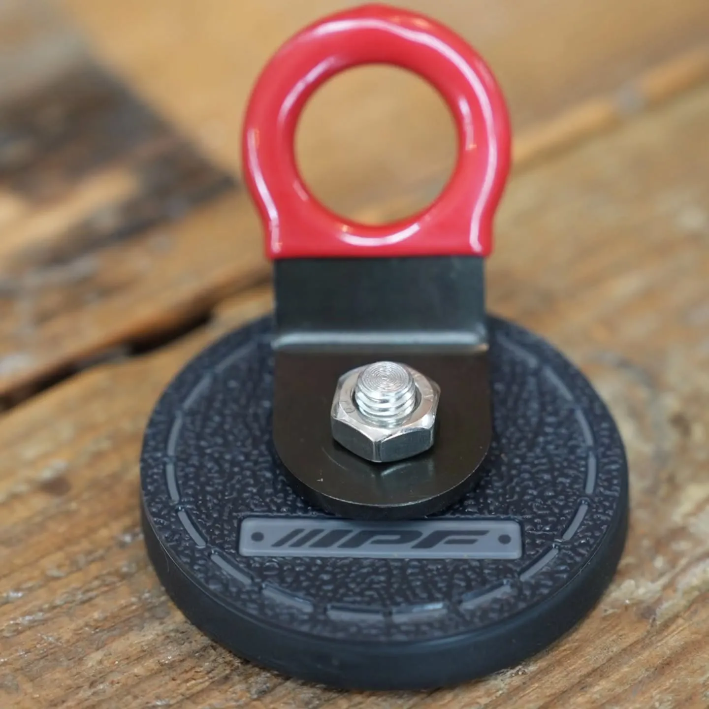 IPFさんの新製品「レザー調マグネットマウント」にアピオの「...