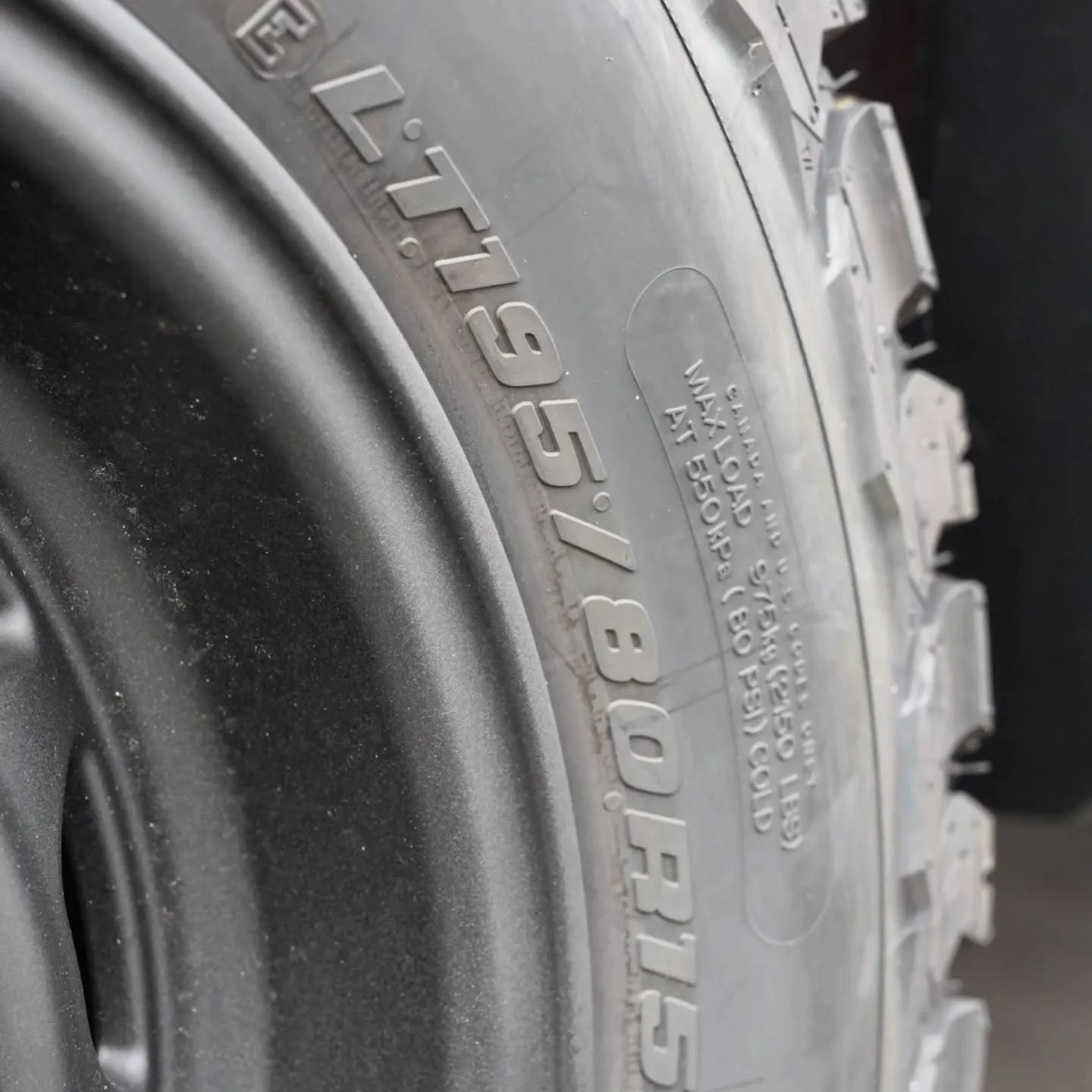 ジムニーノマドの展示車に新作の「BFグッドリッチ AT KO...