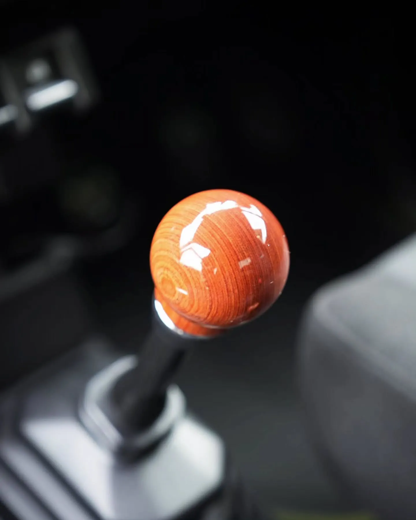 ジムニーの内装にウッドを入れるという選択肢…アリだと思います...