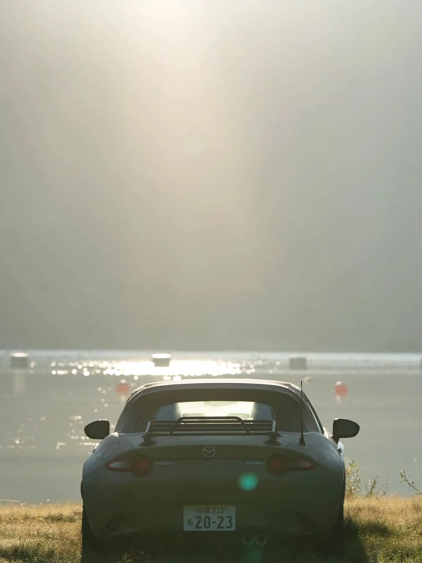 早朝の精進湖with APIOロードスター