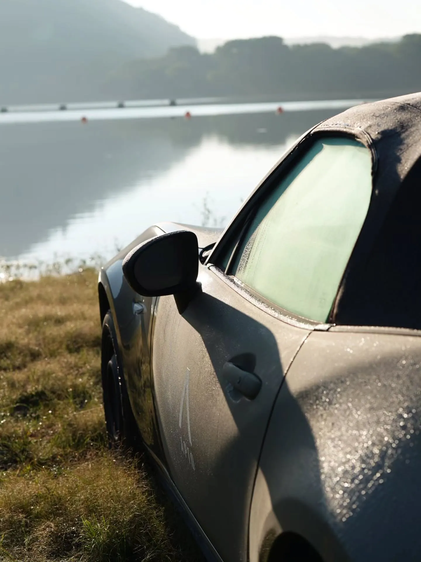 早朝の精進湖with APIOロードスター